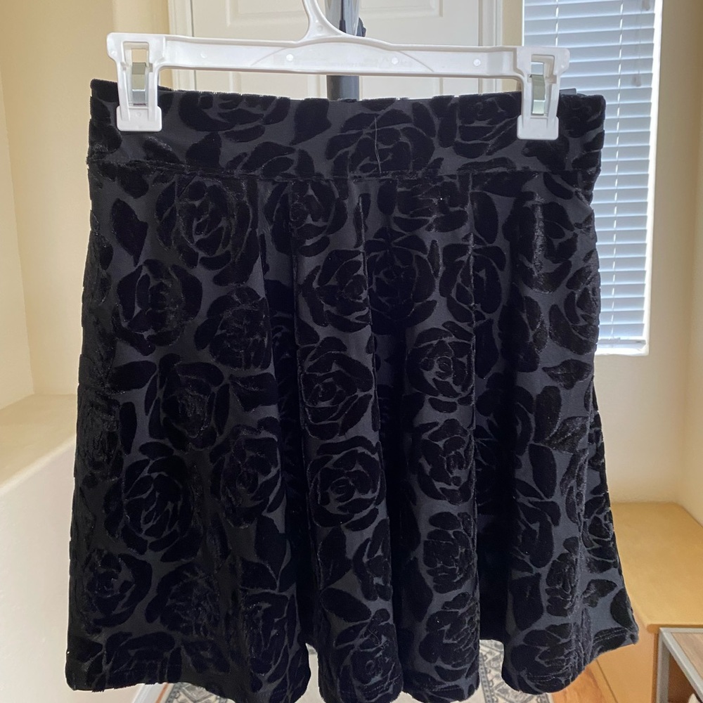 A&F black skirt size small with tag